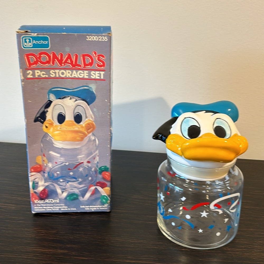 Walt Disney Donald Duck 2 piece Storage Set 16 oz Anchor Hocking Vintage